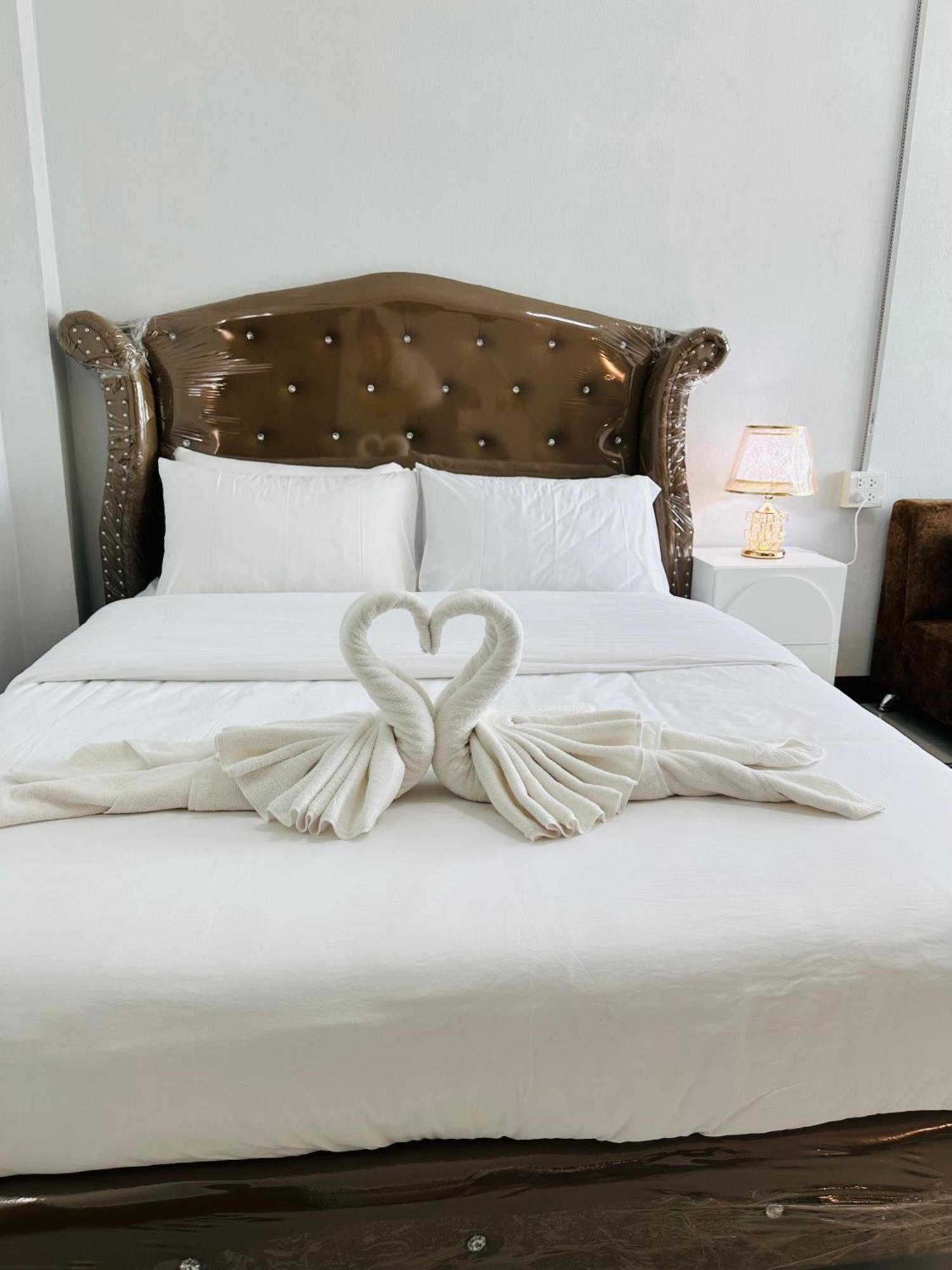 Service Room202 ใจกลางเมืองใกล้กาดกองต้า Apartment